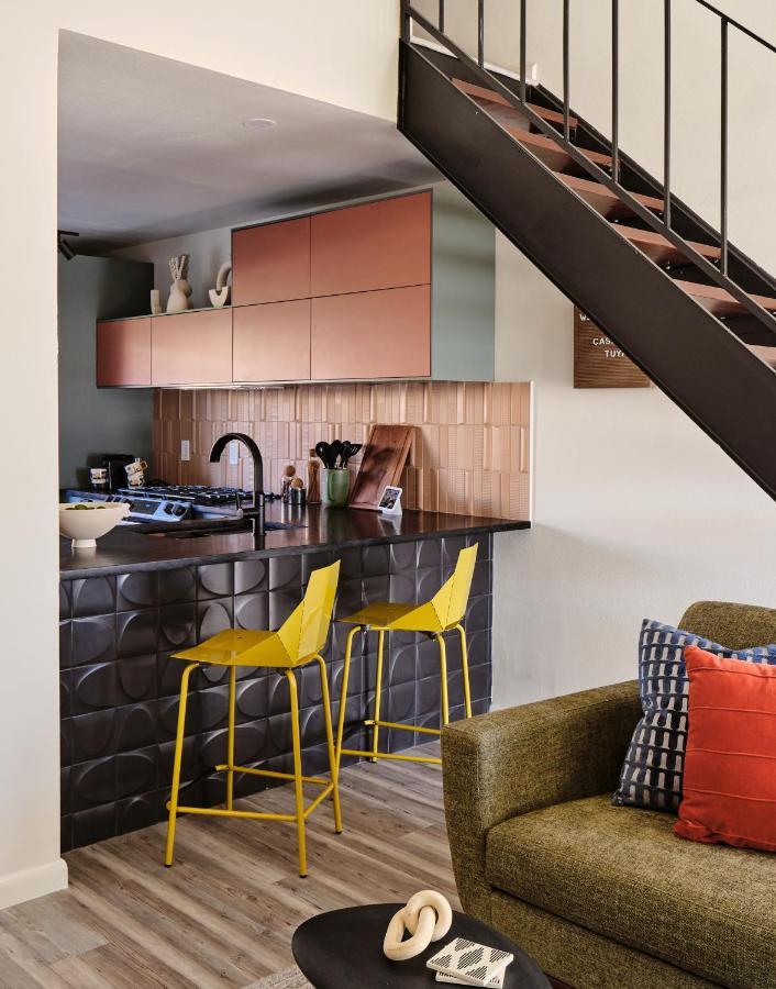 Midcentury Couples Designer Loft - Casa Tuya Apartment Austin Ngoại thất bức ảnh