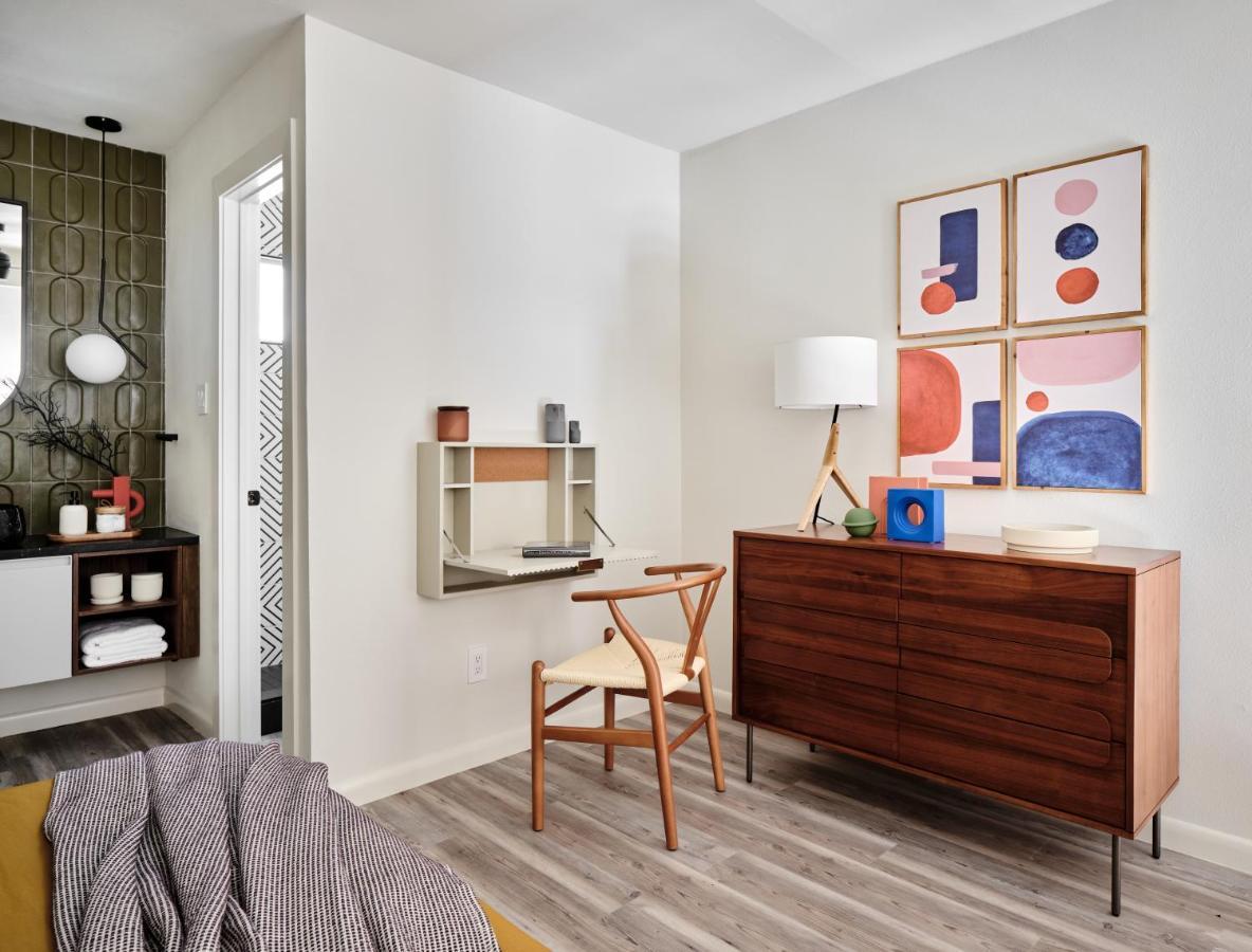 Midcentury Couples Designer Loft - Casa Tuya Apartment Austin Ngoại thất bức ảnh