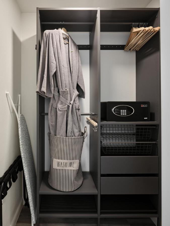 Midcentury Couples Designer Loft - Casa Tuya Apartment Austin Ngoại thất bức ảnh